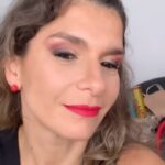 Dalia Gutmann Instagram - Y así se pone aún más linda @daliagutmann para su increíble show @tengocosasparahacer en el @teatromaipo Amo mi trabajo, amo ser parte de estos momentos con gente tan talentosa
