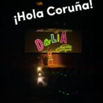 Dalia Gutmann Instagram - Seis Ciudades. Seis shows. Y por suerte todo salió bien. Que bueno viajar tan lejos y comprobar que se puede hacer humor y escuchar risas en tantos lados del mundo. En España ya estamos cancheros y además aprendimos un montón de palabras nuevas, ¡estamos para volver cuando se pueda! Gracias por tanto amor en cada teatro al que fuimos. Y por compartir la argentinidad que salía por los poros en cada función. Por el intercambio cultural. Por saber que diga como se diga nos reimos igual porque hay cosas que nos pasan a todos estemos donde estemos. (Ah! y en muchos "aseos" de Europa, tampoco hay papel😋, aunque en uno había mucho y saqué foto🧻🤗) Gracias a cada uno de los que vinieron a reir, y gracias a todos los que ayudaron a que esta gira sea posible✨♥️ A @hthproductora por armarla Al @emhuoficial que fue un placer participar de este festival mundial de humorismo A @etiquetanegra_producciones en la producción local A @eltiocaracoles por la gran función en Madrid y la cena tremenda A @chechitomar y @_ogost_ por la hazaña A @manu.s.navarrete y Mari por el freetour de lujo en Valencia😋 @karodecomalaga por tanta ayuda en Málaga @goyojimenez Xime y Paloma por el almuerzo despedida de Madriii @sheilagallega le pusiste un broche de oro a esta gira🥰🇪🇸 Y va agradecimiento a @holasim.oficial que me ayudó a tener wifi SIEMPRE. Si viajás, consulta tu plan ideal‼️ Hasta la próxima España♥️✨