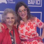 Dalia Gutmann Instagram – Un poco de lo que fue ayer el estreno de la proyección del docu “Stand Up a lo Argentino” en el Bafici @festivalesgcba
Este carrete cuenta con:
1) Foto con comediantes hermosos. ¡Gracias por venir!🎉
2) Con mi adorado primer maestro de Stand Up @diego_wainstein
3)Mas comediantes copados🥰
4)solita🥹
5)Con Juan Manuel @thejmdude del Bafici🎬
6)Con mi amiga genia @elizabethkopyto ♥️
7)Con mi mami🥰
8)Con mami hijo y Sebu😍
9)Charlita post proyección🤓
10) Con mi compañero de ruta @sebawainraichok ✨
Gracias a los que vinieron♥️‼️✨
Mil Gracias a @gusmartinezpr por el apoyo!
Mañana martes 23/4 a las 17:30 hay charla con @diego_wainstein y @martinpuglieseok en el Centro Cultural San Martín
Y el jueves 25/4 a las 19hs se vuelve a proyectar en la sala Cocodelphia!
Los esperoooo