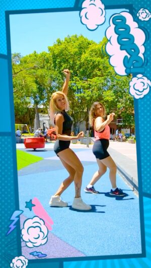Dalia Gutmann Instagram - "Te Mentiría" si no dijera que éstos videos le dan muchísimo cringe a mis hijos🤭😅
Pero también se que bailar con @leticiarojasbilbao es una inyección de ganas de vivir siempre.
gracias al groso de Artur de @chavarroproducciones que le mete tremenda onda a grabar y editar‼️
Y a la gente que hizo su participación estelar para el cierre🎉🤣
Avisamos que si nos ven bailar por ahí, los vamos a agarrar!!!