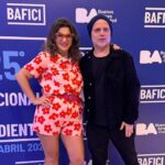 Dalia Gutmann Instagram – Un poco de lo que fue ayer el estreno de la proyección del docu “Stand Up a lo Argentino” en el Bafici @festivalesgcba 
Este carrete cuenta con:
1) Foto con comediantes hermosos. ¡Gracias por venir!🎉
2) Con mi adorado primer maestro de Stand Up @diego_wainstein 
3)Mas comediantes copados🥰
4)solita🥹
5)Con Juan Manuel @thejmdude del Bafici🎬
6)Con mi amiga genia @elizabethkopyto ♥️
7)Con mi mami🥰
8)Con mami hijo y Sebu😍
9)Charlita post proyección🤓
10) Con mi compañero de ruta @sebawainraichok ✨
Gracias a los que vinieron♥️‼️✨
Mil Gracias a @gusmartinezpr por el apoyo!
Mañana martes 23/4 a las 17:30 hay charla con @diego_wainstein y @martinpuglieseok en el Centro Cultural San Martín
Y el jueves 25/4 a las 19hs se vuelve a proyectar en la sala Cocodelphia!
Los esperoooo