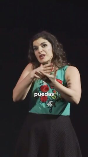 Dalia Gutmann Instagram - Hoy, en "materiales que jubilé hace tiempo pero no pierden vigencia"👇
DaluTip para cuando te quedás sola con alguien que no sabés bien quién es...😬🤭😅
#Comedia #StandUp #CosaDeMinas #DeNada

Para ver material NO JUBILADO, te espero en el teatro (Todas las fechas en el Link de la BIO🎉)