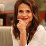 Dalila Carmo Instagram - Sabia que a Dalila Carmo se estreou em televisão há 25 anos numa série da @rtppt? 😮 Hoje, celebrámos a sua carreira no “Quem Te Viu e Quem TV” e conhecemos um pouco do filme “Encontro”, que estreia hoje nas salas de cinema! 🎬🍿 Também descobrimos que já confundiram a Tânia com a Dalila várias vezes e, para ajudar, hoje vieram vestidas de igual 😂👯‍♀️