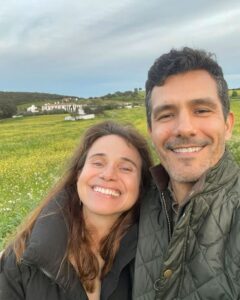 Dalila Carmo Instagram - Há pessoas que nos adoçam a vida e que tem o dom da amizade. Medem-nos a temperatura da voz, dizem-nos 