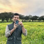 Dalila Carmo Instagram – Há pessoas que nos adoçam a vida e que tem o dom da amizade. Medem-nos a temperatura da voz, dizem-nos “anda daí”, ouvem-nos no silêncio, e o nosso espírito volta a conectar-se com a beleza que nos rodeia. Obrigada mais uma vez, André✨✨❣️🙏🏽