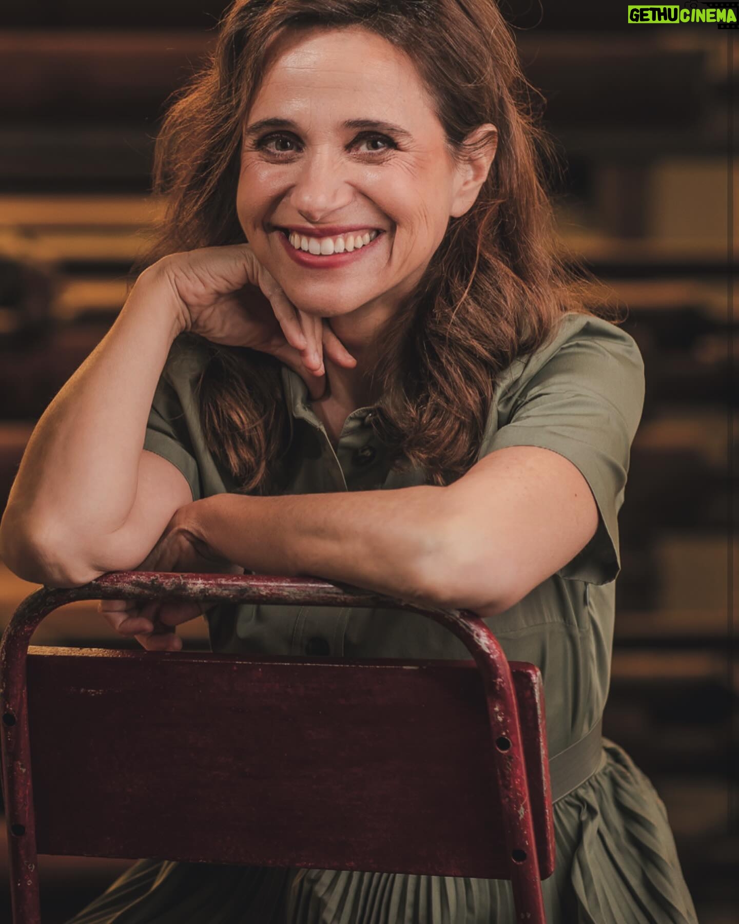 Dalila Carmo Instagram - Na revista @carasportugal desta semana, para falar da estreia da série "A Filha" na @tvioficial entre outras coisas... Uma conversa cuidadosa e cúmplice com a Carla Martins Costa. 📸 @joaolima2008