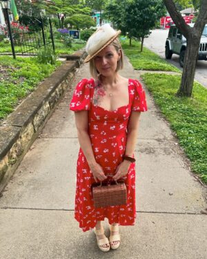 Damaris Phillips Instagram - 2024 #derby looks from TV to the track to backyard derby parties, you need a hat for everyone. This year mine were locally made or vintage. Do you a favorite?