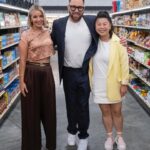 Damaris Phillips Instagram - Who’s watching this week’s all new #grocerygames on @foodnetwork at 9 pm! Tonight @guyfieri invites four DDD chefs with #vegan joints to compete in Flavortown Market. First, they must make their vegan best seller using only nine pounds of groceries to make four servings. Then, they’ll serve up a meat-free steakhouse dinner using the combination of beefed-up produce and meat substitutes that Hunter hands out at the deli. The winner gets to shop the market for a whole lot of green stuff up to $20,000!