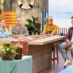 Damaris Phillips Instagram - All new episode tonight, Monday, May 27th at 8pm on @foodnetwork “Summer Lake Adventure” Every summer, millions of families travel to a lake to relax, and host @jessepalmer is right there with them fueling up at the breakfast buffet! To start the day off right, the bakers craft sweet and savory breakfast treats inspired by an assigned breakfast item. Then, Jesse has been picking berries by the lake, and the bakers must turn them into mile-high summer pies for judges @carlaphall , @duffgoldman and me, in hopes their sweet slices will save them from elimination. #SummerBakingChampionship @foodnetwork @StreamOnMax