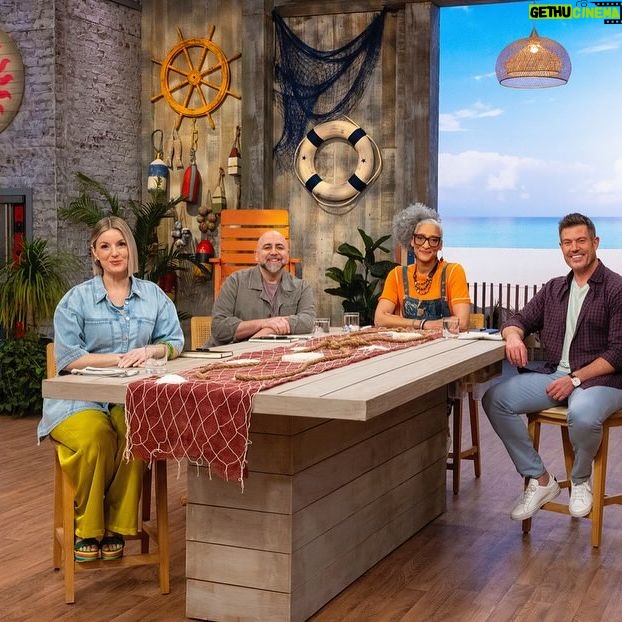 Damaris Phillips Instagram - All new episode tonight, Monday, May 27th at 8pm on @foodnetwork “Summer Lake Adventure” Every summer, millions of families travel to a lake to relax, and host @jessepalmer is right there with them fueling up at the breakfast buffet! To start the day off right, the bakers craft sweet and savory breakfast treats inspired by an assigned breakfast item. Then, Jesse has been picking berries by the lake, and the bakers must turn them into mile-high summer pies for judges @carlaphall , @duffgoldman and me, in hopes their sweet slices will save them from elimination. #SummerBakingChampionship @foodnetwork @StreamOnMax