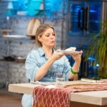 Damaris Phillips Instagram - All new episode tonight, Monday, May 27th at 8pm on @foodnetwork “Summer Lake Adventure” Every summer, millions of families travel to a lake to relax, and host @jessepalmer is right there with them fueling up at the breakfast buffet! To start the day off right, the bakers craft sweet and savory breakfast treats inspired by an assigned breakfast item. Then, Jesse has been picking berries by the lake, and the bakers must turn them into mile-high summer pies for judges @carlaphall , @duffgoldman and me, in hopes their sweet slices will save them from elimination. #SummerBakingChampionship @foodnetwork @StreamOnMax