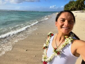 Dame Valerie Adams Instagram - 🧑‍🧒‍🧒🍹☀️🏖️🌊🌺

Only one thing missing👀😎…
