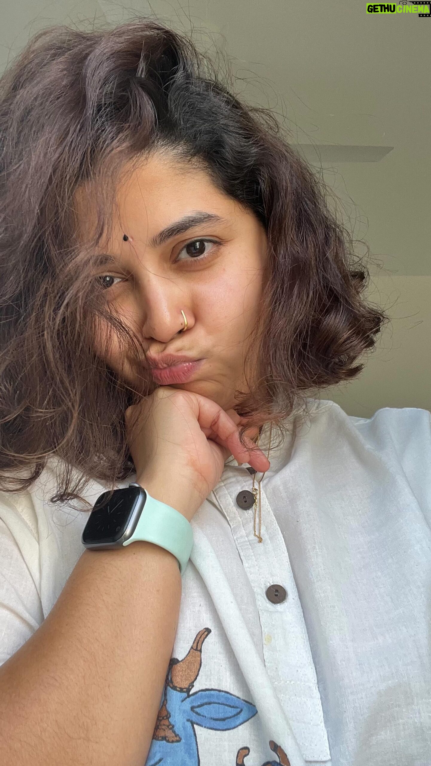 Damini Bhatla Instagram - nearly there? almost there? need more practice? Or bang on??? I love this live version so much that I had to try. Original song credits : @arrahman Sir, @gulzar.official saab, @singerhariharana Sir and @therealalkayagnik maam 🙏🏻 Video Copyrights - @btosproductions #dbvocals