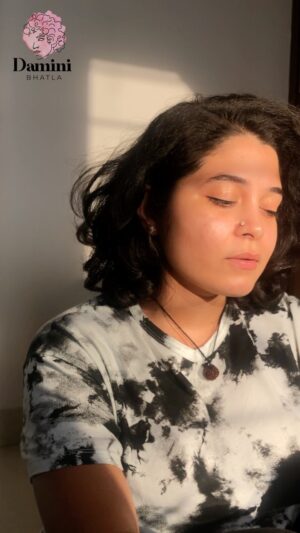 Damini Bhatla Instagram - Guitars / Arrangement / Mix - @niteesh.mp3 (how beautiful is it, thanks bro). 

This song is my favourite but it's so hard to sing. The original is very high in key and fast. I decided to key it down and drag a bit to make it sound more laid back. I hope you'll enjoy my version. 

Original Song Credits: 
Movie - Abhilasha 
Music - Ilayaraja Garu
Singers - Balu Garu and Janaki Amma 
Lyrics - Veturi Garu. 

#dbXcollabs #dbvocals #musicdosebydb #musicbydamini #daminibhatla #dbtravels  #FTFdamini #warmaesthetics #womanproducer #songwriter #indiewomanofindia #womenofindieindia #independentartist #originalmusic #indiemusic #teluguindieartist #teluguoriginals #lofimusic #romanticsongs #spotifyartist #diymusician #rnbmusic #musiclover #ilayaraja #chiranjeevisongs #spbliveson