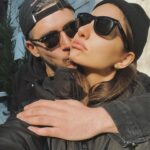 Damla Colbay Instagram – “o kadar guzelsin ki dunyadaki en guzel seyden yani kendinden bile daha guzelsin”
ben mi sen mi 🥲
hayatim boyunca her koseden karsina cikip seni sevgimle saracagim 💘
