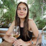 Damla Colbay Instagram – Buse hayati icin cok guzel bi adim atti,
onu kutladik 🪄