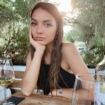 Damla Colbay Instagram – Buse hayati icin cok guzel bi adim atti,
onu kutladik 🪄
