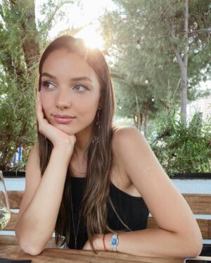 Damla Colbay Instagram - Buse hayati icin cok guzel bi adim atti,
onu kutladik 🪄