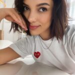Damla Colbay Instagram - salonda gormeyi sevdigim seyler kendim dahil 😗