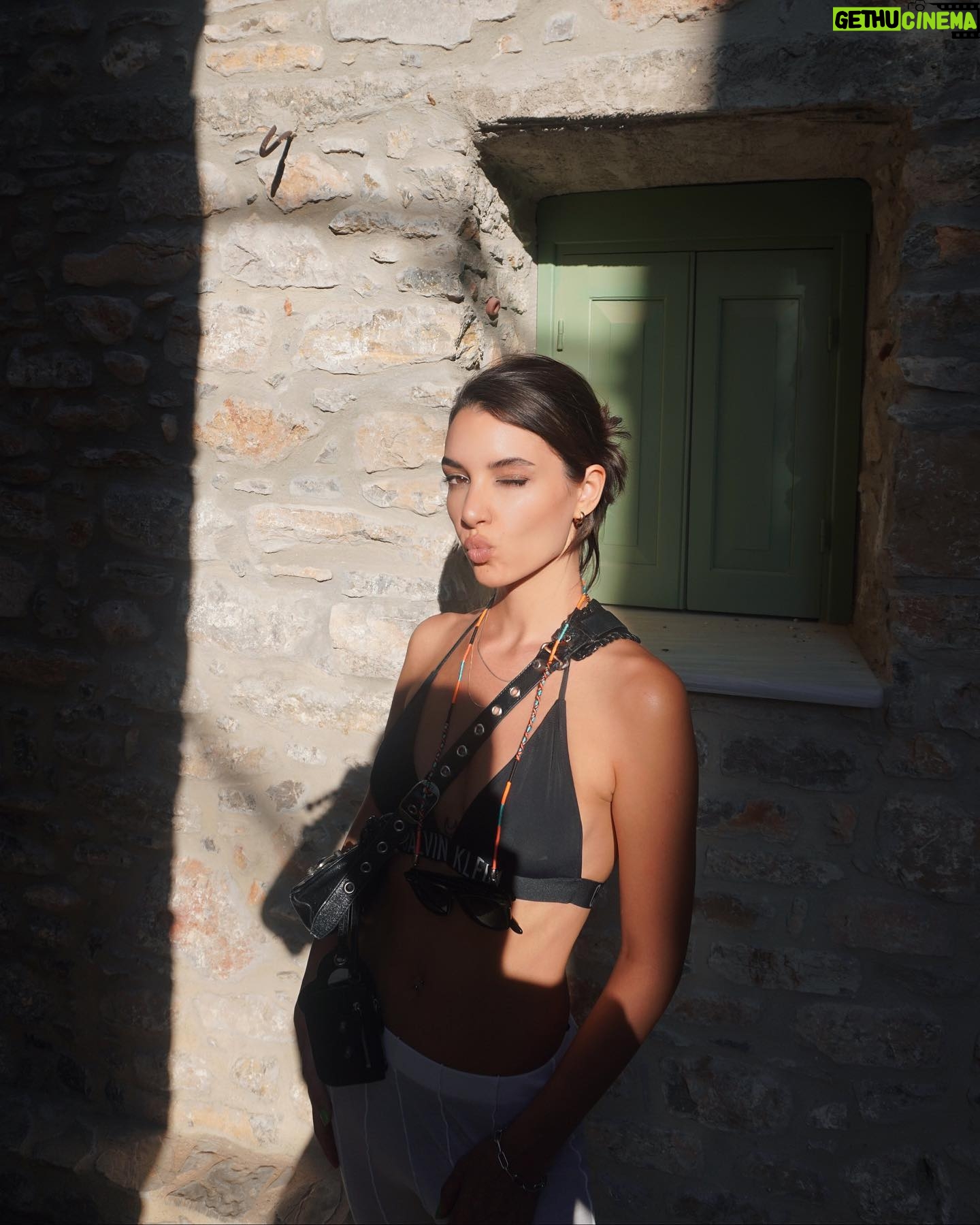 Damla Colbay Instagram - dumpimin adi ☂️opucuk yagmuru☂️