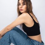 Damla Colbay Instagram – canim @cerensalman yeni studyosunda ilk beni cekti 🥹🫶🏻🥹
