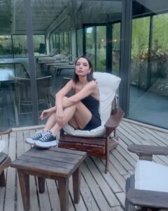 Damla Colbay Instagram - saclarim uzarken ozledigim kisa sacli damlalar💧son fotograf dahil 🤡