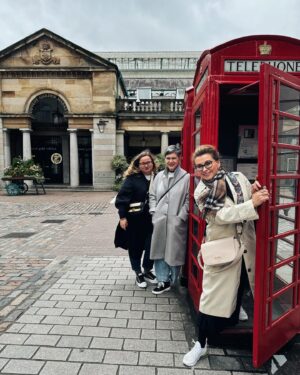Dana Morávková Instagram - Báječný čas v Londýně!🇬🇧 Díky, dámy a pane! @marksandspencerczechrepublic 💙 #lifeisacabaret