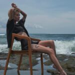 Dana Sokolova Instagram - Гулять со мной это: подожди, давай ещё посидим 💔 Photo-guru @volodinatasha Suits @aeffectionbrand