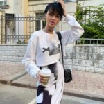 Dana Sokolova Instagram - Скажите, а уже сильно видно, что в стаканчике не кофе, или ещё нет? 😆 Total look @buer_apparel