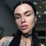 Dana Sokolova Instagram - Я живу эту жизнь, чтобы моим друзьям не приходилось смотреть сериалы