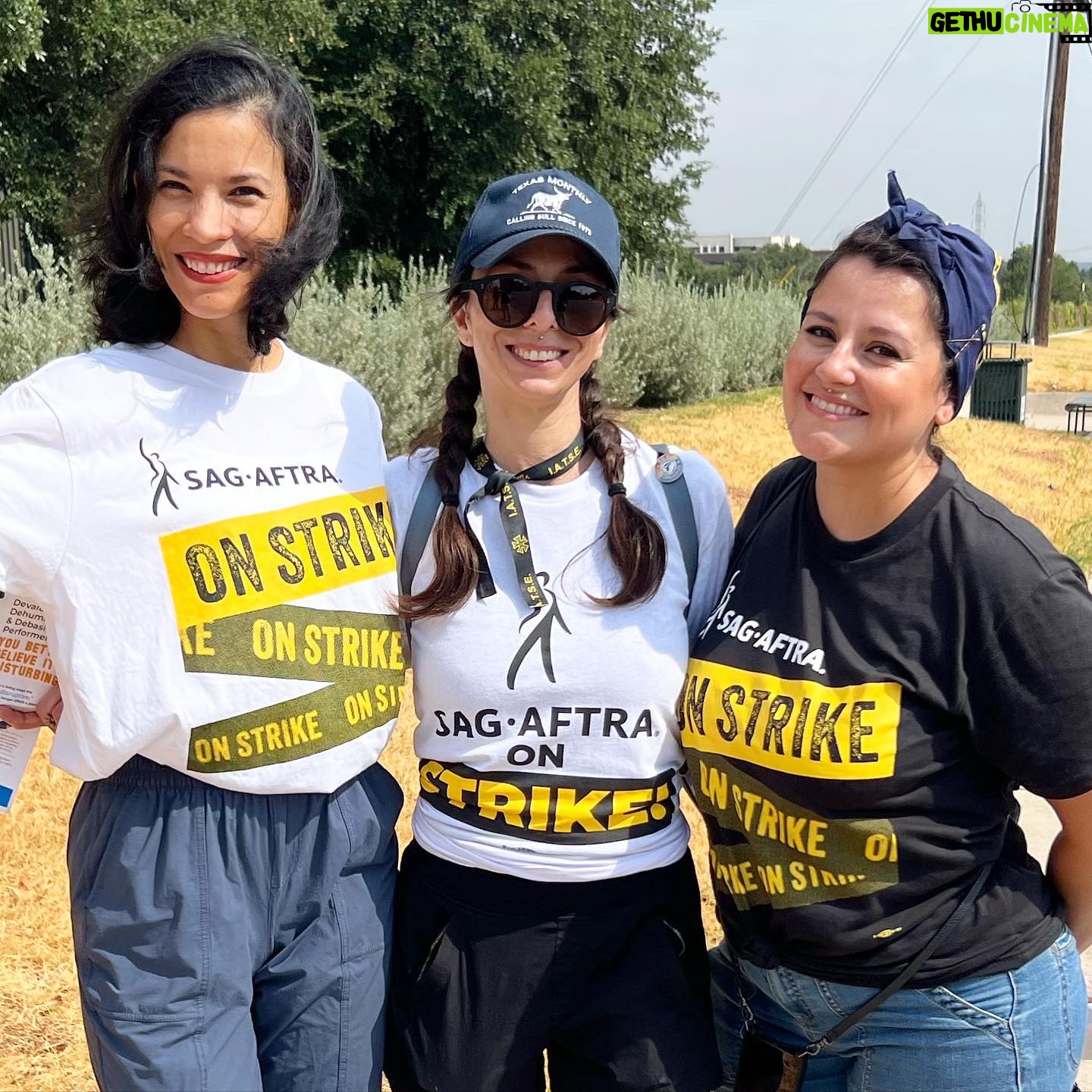 Danay García - 1.8K Likes - @sagaftra strong! Big shoutout to our unions for uniting forces in Austin! @iatse484dei @wgastrikeunite @sagaftra 🌷🚀
#sag #herewego #crew #fearfamily #feeling #united #union #wga
Never forget the magic ⏰🎈🌷🧡