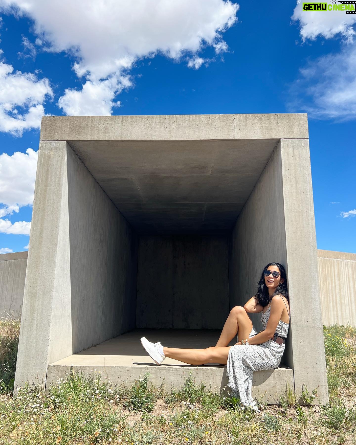 Danay García - 3.5K Likes - Marfa I love you 💕🪴🌱
In order to create, we draw from our inner well. This inner well, an artistic reservoir, is ideally like a well-stocked fish pond… If we don’t give some attention to upkeep, our well is apt to become depleted, stagnant, or blocked…As artists, we must learn to be self-nourishing. We must become alert enough to consciously replenish our creative resources as we draw on them — to restock the trout pond, so to speak.
#marfatrip #artists #museums #donaldjudd #chinatifoundation #beauty #love #live #recharge #greatnortherncontemporarycraftfair
Never forget the magic 👑#queen