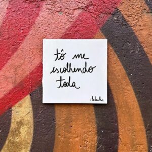 Dandara Albuquerque Instagram - Viver com presença 
Em essência 
Toda nossa autenticidade 
Seguindo nossos valores e propósito
Para ir construindo assim
Nosso caminho e felicidade 🌻