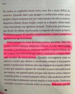 Dandara Albuquerque Instagram - “Quando vemos o amor como uma combinação de confiança, compromisso, cuidado, respeito e responsabilidade, podemos trabalhar para desenvolver essas qualidades ou, se elas já forem parte de quem somos, podemos aprender a estendê-las a nós mesmos.

Precisamos parar de igualar covardemente o amor- próprio a egoísmo ou egocentrismo. Amor-próprio é a base de nossa prática amorosa. Sem ele, nossos outros esforços amorosos falham. Ao dar amor a nós mesmos, concedemos ao nosso ser interior a oportunidade de ter o amor incondicional que talvez tenhamos sempre desejado receber de outra pessoa. 

Se você não se ama, não poderá amar mais ninguém. Não espere receber de outra pessoa o amor que você não dá a si mesma.” 🧡

Bell Hooks em “Tudo sobre o amor” 📙