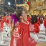 Dani Gondim Instagram - É, carnaval, você foi uma delícia. Desfilar na avenida é tão gostoso e ter a oportunidade de desfilar cantando um enredo potente , revolucionário ,compartilhando com minha família e amigos essa longa caminhada é melhor ainda. Que venham muitos carnavais 🌸