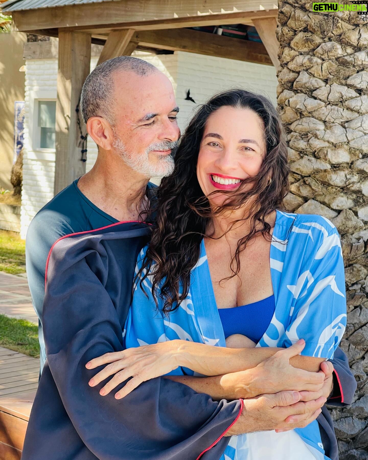 Dani Gondim Instagram - Mamãe sessentou e temos uma nova idosa na família !!!! Viva minha rainha mãe, minha mãe de livros, versos e poesia. minha mãe de prática e teoria. De acolhimento e sabedoria. Viva ela que me inspira e motiva. Eu te amo, mãezinha. Com todo o meu coração.
