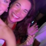 Dani Gondim Instagram - Curtindo com minha nova idosa o show de Anitta 💃🏼 Te amo, mãe rainha. Que delícia partilhar a vida boa e todas as nuances dela com a senhora. Gratidão @gislainefaco @douglasdee1 e todo o time da @demusic_ @ensaiosdaanitta pelo convite🎶❤️ FOTOS @joaofilhotavaresfotografia