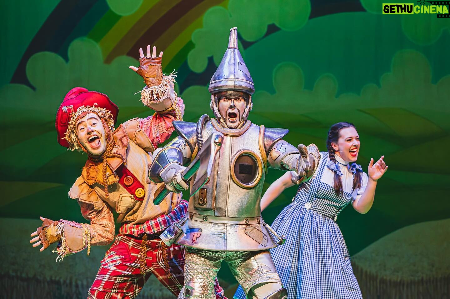 Dani Harmer Instagram - The Wizard of Oz: Production Photographs Playing until Saturday, April 6, 2024 Swansea Grand Theatre Book Now: www.swanseagrand.co.uk/WizardOfOz 📸 Kirsten McTernan Photography #wizardofoz #familyadventure #pantomime #easter2024 #swansea #swanseagrandtheatre #matthewrevellgriffithsltd @swanseagrandinsta @grandabertawe