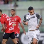 Daniela Boaventura Instagram - Da melhor pra pior estreia dos brasileiros na Libertadores. Concordam?? 1 - Galo venceu fora, ganhou moral pra final do estadual e teve jogadores crescendo individualmente. 2 - Palmeiras empatou fora de casa, mas com adversário de melhor nível técnico que os demais brasileiros e poupando jogadores 3 - Grêmio perdeu, mas com reservas e na altitude. Pontos que já deveriam ser contabilizados como perdidos (pelo menos dois) na conta da classificação gremista 4 - Fluminense não tinha três jogadores titulares (entre outros). Tomou calor de adversário de menor nível técnico, mas manteve maneira de jogar 5 - Flamengo teve jogadores muito abaixo do esperado. Mudanças feitas por Tite (antes e durante o jogo) não surtiram efeito esperado. 6 - Derrota do São Paulo passou demais pelos jogadores que saíram machucados. Mas perdeu num grupo chato, corre risco se não aumentar produtividade 7 - Botafogo levou baile, susto e perdeu em casa.