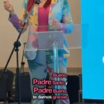 Daniela Droz Instagram - 🩵🩷En honor al NATIONAL PRAYER DAY 🩷🩵 💛Esta semana viví una experiencia sumamente especial, y es que mi Padre me sigue abriendo puertas y me permite continuar viviendo de lo que me apasiona pero hoy con otro sentido….con PROPÓSITO.💛 🤍Cómo parte de mi función como moderadora ese día, me pidieron que le presentara a nuestro Padre Celestial su actividad antes de que todo comenzara. Ha sido una de las animaciones que más he disfrutado, salí con el corazón tan lleno porque no hay nada más hermoso que poder HONRAR a Dios en todo lo que hacemos. 🤍 💖Me sentí tan amada por todos los que se acercaron a decirme palabras hermosas, abrazarme o tomarse una foto, no saben cuánto valoro el amor y el respeto que recibo de ustedes.💖 🩵No tengas temor de soltar, no tengas temor de que algo va a faltar porque decidiste seguir a Cristo, Papá no va a permitir que nada te falte.🩵 🩷🩵🤍💛Ser seguidor/a de Jesús y renunciar a nuestros propios deseos es solo para valientes, pero la plenitud que recibirás es SOBRENATURAL. 💛🤍🩵🩷 GRACIAS GRACIAS Padre porque veo tu favor y tu gracia en lo más mínimo todos los días de mi vida. GRACIAS @con.tacto por la oportunidad y a @zaidalizpr por el video y apoyo. #favorygracia #gratitudsinlímites #desconectaparaconectar #fe #transformacion #procesos #coachingyespiritualidad #danieladroz #transformation