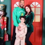 Daniela Droz Instagram - Por tercer año tuvimos a @danieladroz y a su familia con nosotros en las mini sesiones de navidad ❤️🎄📸 ¡Gracias por el apoyo Daniela!