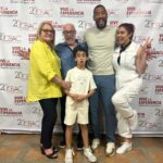 Daniela Droz Instagram - 🎭 Lo mejor de ayer en la noche en nuestro estreno fue tener a mi familia (mami, papi, Kennito y esposito) allí presente disfrutando de nuestro proyecto que montamos con tanto amor. 🎭 ♥️Mi hijo y esposo llegaron ayer mismo para apoyar mamá y mi corazón no puede estar más agradecido. Gracias a mis amigas bellas por decir presente.♥️ 🏆Esta producción ha sido una de las experiencias más enriquecedoras de mi vida, llena de compañerismo, respeto, talento de sobra pero sobretodo presencia de Dios.🥇 👑Honrar a Dios a través de mis dones y talentos es lo más hermoso que existe, gracias Padre por esta valiosa oportunidad. 👑 Gracias al hermoso público que se dió cita en Bellas Artes de Caguas para reír sin parar. @luquisnelson GRACIAS infinitas por la invitación , compañeros actores, director Nemesio, equipo técnico que bárbaros son wow los amo. PUERTO RICO nos vemos el 18 de mayo de Mayagüez “Hasta que las Suegras nos separen” 🎫🎟️BOLETOS en @ticketera FOTOS 4 y 5 - Kennito junto a su personaje favorito de la obra #CHU 😂😂