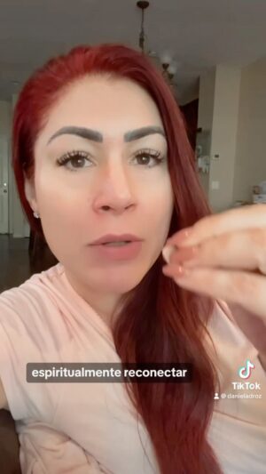 Daniela Droz Instagram - No te sientas culpable por sentir confusión e inseguridad en algunos momentos, en nuestra humanidad eso es completamente  normal.  Es en eso momentos donde más debemos atacar y buscar llenar nuestra espiritualidad. 

No permitas que NADA te aleje del plan y propósito de Dios para tu vida!! 

#propósito #coachingyespiritualidad #danieladroz #desconecta #inteligenciaemocional #coachingonline #saludmental #espiritualidad
