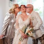 Daniela Droz Instagram - 🌹1ro de febrero….wow como va la vida a las millas…. ♥️Hoy recibimos al mes donde se resalta y se celebra el amor. Celebro el amor a diario y en todas sus dimensiones, y hoy quiero arrancar el mes celebrando la bendición de contar con el amor de mis Padres.♥️ 🪭No saben cuánto le pedí a mi Padre Celestial que mis Padres pudieran ver y disfrutar este momento en mi vida, lo declaraba constantemente mientras estuve soltera. Sabía la alegría y la paz que provocaría en la vida de mis padres esta nueva etapa en mi vida. ✝️ 🤍❤️♥️Este día fue más que nada para honrar y celebrar a Dios y a nuestros padres ya que mi amado esposo también tiene esta bendición. ♥️❤️🤍 🥀Honremos a nuestros padres hasta su último suspiro, yo declaro salud y larga vida para los míos en el poderoso nombre de Jesús pero aquí estamos hasta que papá 🙏🏼diga.🌈 Mami…Papi…LOS AMO♥️ gracias infinitas por estar en todas las etapas de mi vida, por amarme incondicionalmente, ustedes, mi hijo y ahora mi esposo son mi vida entera. Gracias Jesús por permitirme sentir y vivir este gran amor. 📚Éxodo 20:12 RVR1960 Honra a tu padre y a tu madre, para que tus días se alarguen en la tierra que Jehová tu Dios te da. 📚Deuteronomio 5:16 Reina-Valera 1960 16 Honra a tu padre y a tu madre, como Jehová tu Dios te ha mandado, para que sean prolongados tus días, y para que te vaya bien sobre la tierra que Jehová tu Dios te da. 📸 @laurielizphotography