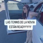 Daniela Droz Instagram - Loca por mostrarles el look completo!! Mi amiga bella GLADYS es una artista!! Las tennis están decoradas con cristales Swarovski de @forevercrystals . Con todos los looks cómodos que existen pq sufrir cdo puedes ser la novia más bella y cómoda!! @giramelange.btq #labodadedanieladroz #novia #boda #swarovski #puertorico #alegríaybombaeehh #doñijeva #teamcroz