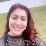 Daniela Droz Instagram - #devocional #autoconexión #digital #descargable #danieladroz #coachingyespiritualidad #coachingonline #alegríaybombaeehh #transformación #procesos
