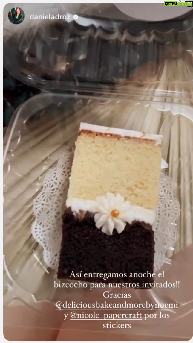 Daniela Droz Instagram - ¡Revive la emoción de la boda de @danieladroz y Nathanael Crispín ! 🎩👰 Disfruta del proceso creativo detrás de nuestro bizcocho de dos capas: un núcleo de chocolate con buttercream de Almendra y vainilla, salpicado con nueces y almendras. La explosión de sabor continúa con nuestro signature flavor de Almendra, vainilla y Amaretto, coronado con ganache. Y ¡No olvidemos la combinación perfecta: helado @hielitossweets y bizcocho @deliciousbakeandmorebynoemi ! 🍦🍰 Disfruta de la armonía entre la suavidad del helado y la delicia esponjosa de nuestros bizcochos. Una experiencia que eleva el placer dulce a otro nivel. ¡Deléitate con cada bocado! 🎉✨ ¡Descubre el delicioso mundo de los bizcochos porcionados! 🍰🎁 Presentados con elegancia en cajas transparentes adornadas con temáticas encantadoras y hasta con tu propio logo personalizado. ¡Sabor y estilo en cada porción! ¡Añade un toque de distinción a tu evento! 🌟 Eleva la experiencia con nuestros exquisitos bizcochos, creando memorias dulces que perdurarán en el paladar de tus invitados.🍰✨ #deliciousbakeandmorebynoemi #EventoExclusivo #ElevaTuCelebración #DulcePerfección #HeladoYBizcocho #weddingcake #puertorico #destinationwedding