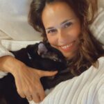 Daniela Escobar Instagram - Amor incondicional, eterno, que aquece o coração e deixa meus dias mais perto do criador.