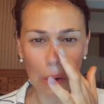 Daniela Escobar Instagram - Respondendo as perguntas sobre passar óleo de coco puro e com mel na pele do rosto e corpo. Quanto mais puro melhor.😉💪🏻🌻