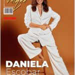 Daniela Escobar Instagram - Sou duas em uma… Tem a atriz e tem a Health Coach. As duas se revezam de acordo com o mood, e com a necessidade do serviço. Sou também a que pede ajuda para uma causa que considero muito relevante, o respeito a vida de outros seres. Os animais. Se quiser saber mais da uma fuçadinha nos posts anteriores e descubra do que estou falando e como pode ajudar se assim desejar.💪🏻🌻🙏🏻